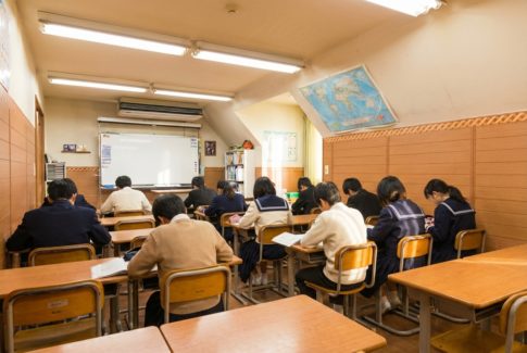 中学生クラス 時間割と授業料